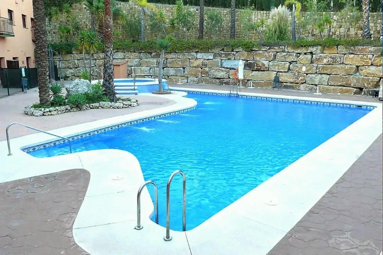 Elegant 2Br Apartment Puerto Banus Marbella Just 12 Minutes Away By G00Giemaps Estepona Eksteriør billede